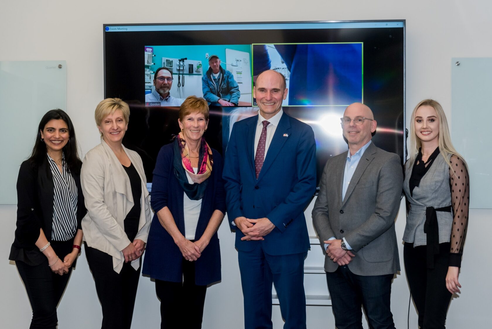 Minister of Health, the Honourable Jean-Yves Duclos visits Digital’s offices to learn more about ongoing healthcare project PoCUS.